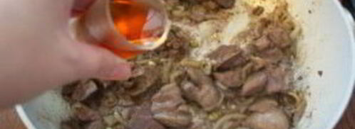 печень с луком тушеная. Шаг 6