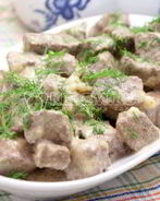 Печень тушеная в сметане