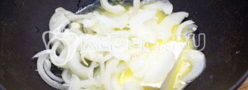 печень тушеная в сметане. Шаг 3