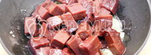 печень тушеная в сметане. Шаг 5