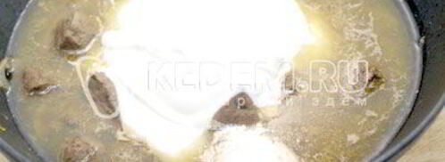 печень тушеная в сметане. Шаг 7