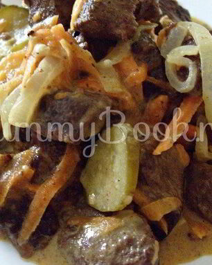 Печень в соусе из соленых огурцов