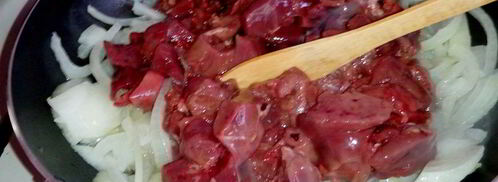 тушеная куриная печень. Шаг 6