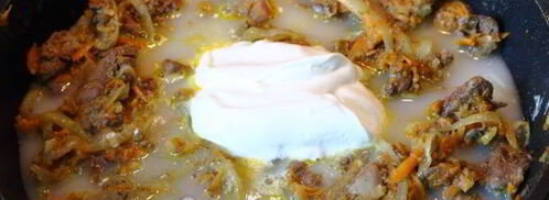 тушеная печень со сметаной, морковью и луком. Шаг 14