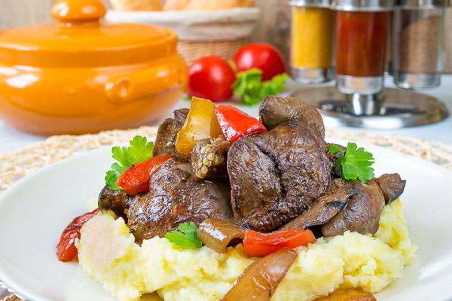Рецепт жареной куриной печени с овощами
