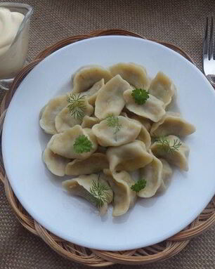 Пельмени с гусем, гречкой и овощами