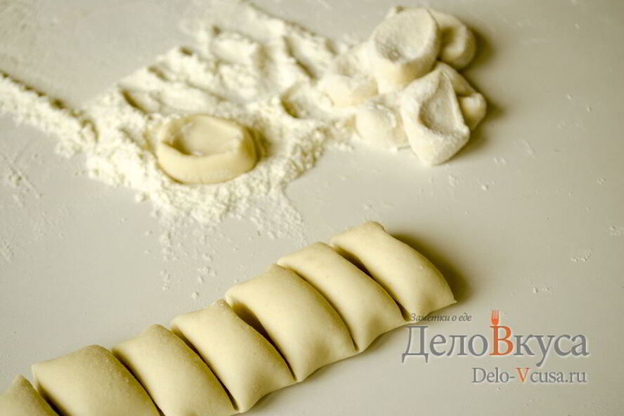 Рецепт пресного теста для вареников и пельменей