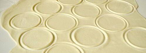 пресное тесто для вареников и пельменей. Шаг 10