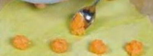 зеленые пельмени с лососем. Шаг 5