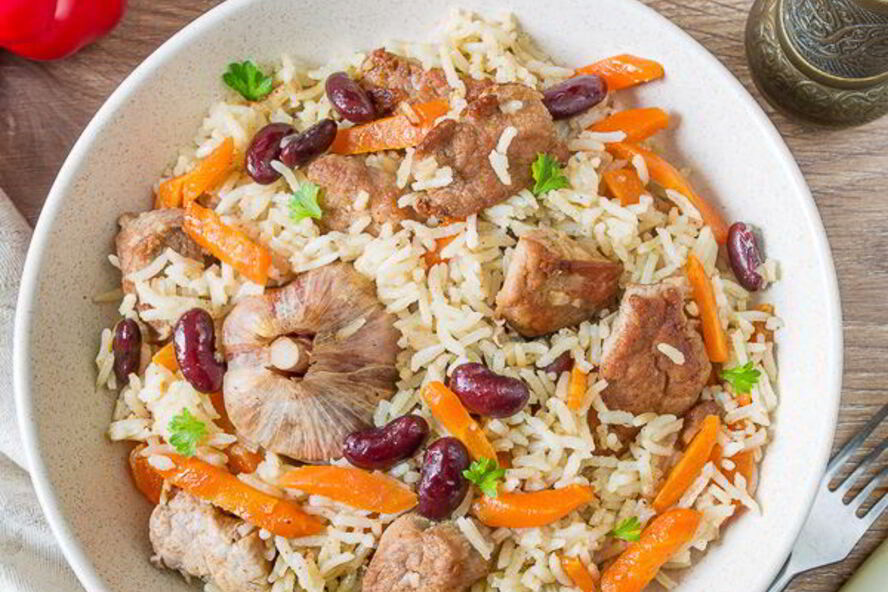 Рецепт быстрого плова со свининой и фасолью