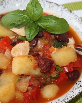 Мексиканское овощное рагу с куриным филе