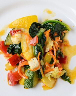 Овощное рагу со шпинатом