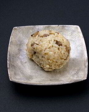 Биточки из грибного ризотто и моцареллы