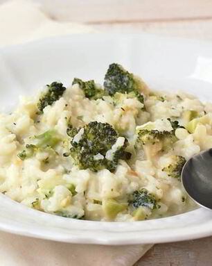 Ризотто с брокколи и поджаренными орешками кешью