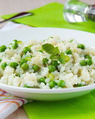 Ризотто с зеленым горошком, сыром Джюгас и мятой