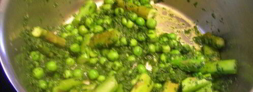 запеченное ризотто со спаржей, зеленым горошком и шпинатом. Шаг 6