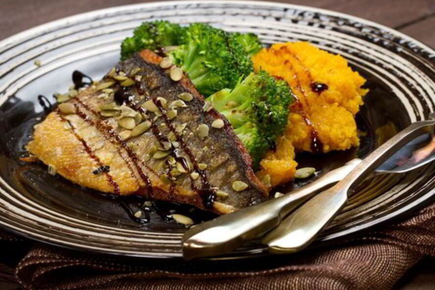 Рецепт филе судака в панировке из тыквенных семечек