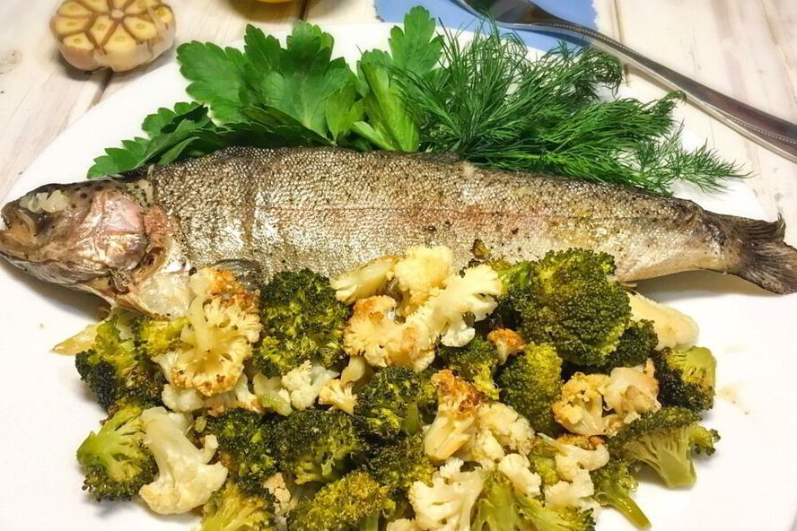 Рецепт форели с цветной капустой и брокколи