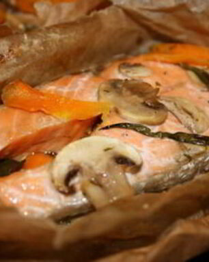 Форель, запеченная в пергаменте