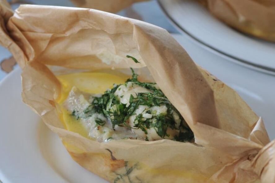 Рецепт гребешков и палтус с чесночно-сливочным соусом