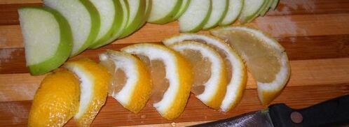 карп запеченый в яблоках с ароматными травами. Шаг 4