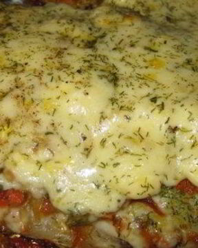 Пангасиус с овощами, запеченный под сыром