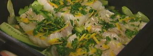 запеченная лимонная треска с огурцами и сельдереем. Шаг 11