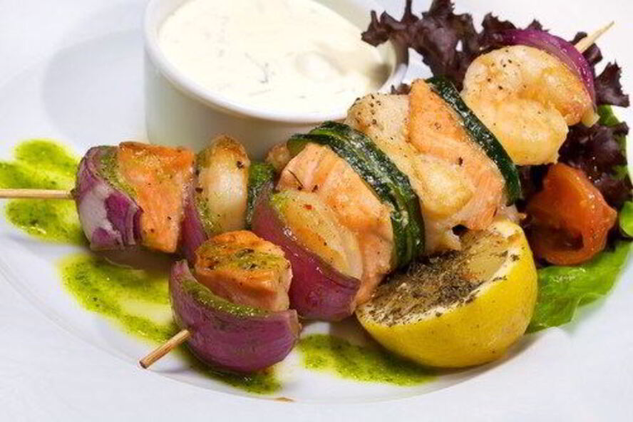 Рецепт шашлыков из морепродуктов в маринаде из текилы и лайма