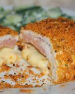 Шницель из куриной грудки Кордон блю