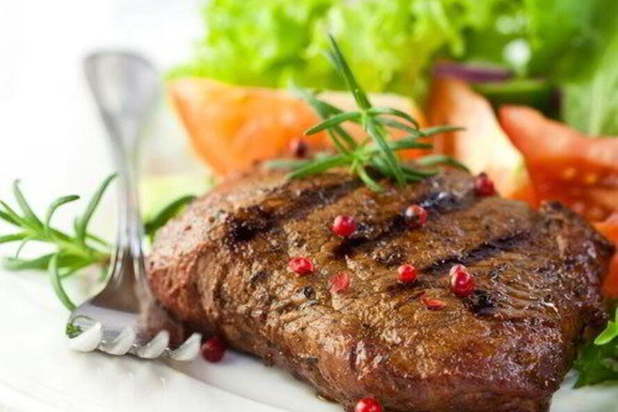 Рецепт маринованных в красном вине и розмарине говяжьи стейки