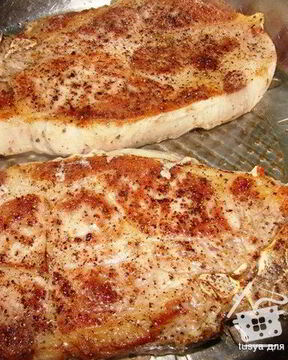 Стейк свиной на косточке