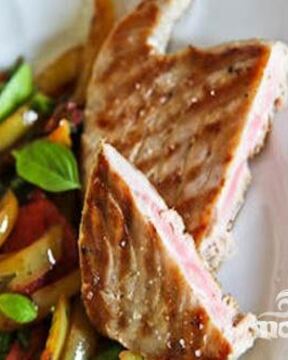 Стейки из тунца