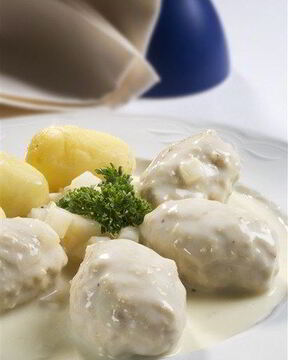 Мясные тефтели с рисом и белым соусом