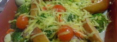 мясные тефтели, запеченные под овощной шубой и молочным соусом. Шаг 8