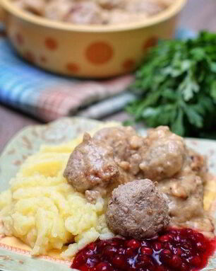 Шведские тефтели с соусом Брюн Сос