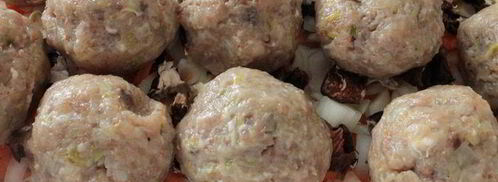 тефтели с гречкой и грибами, запеченные в ряженке. Шаг 8