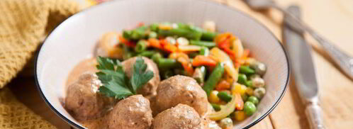 тефтели с сыром в сливочно-томатном соусе. Шаг 9