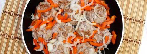 тефтели в томате с фасолью и перцем. Шаг 8