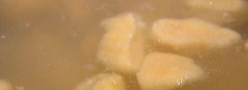 ленивые вареники с клубникой и базиликом. Шаг 7