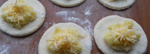 вареники с картофелем и сыром на пару из творожного теста. Шаг 8