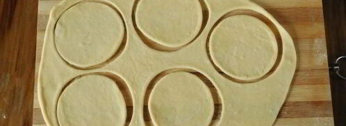 вареники с вишней на кефире. Шаг 13