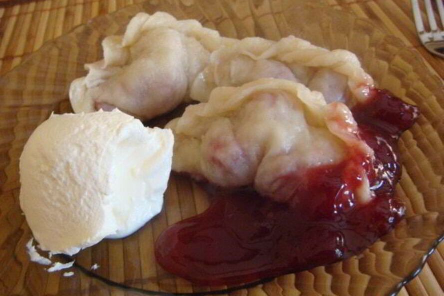 Рецепт вареников с вишней на пару