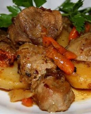 Свиное жаркое с картофелем