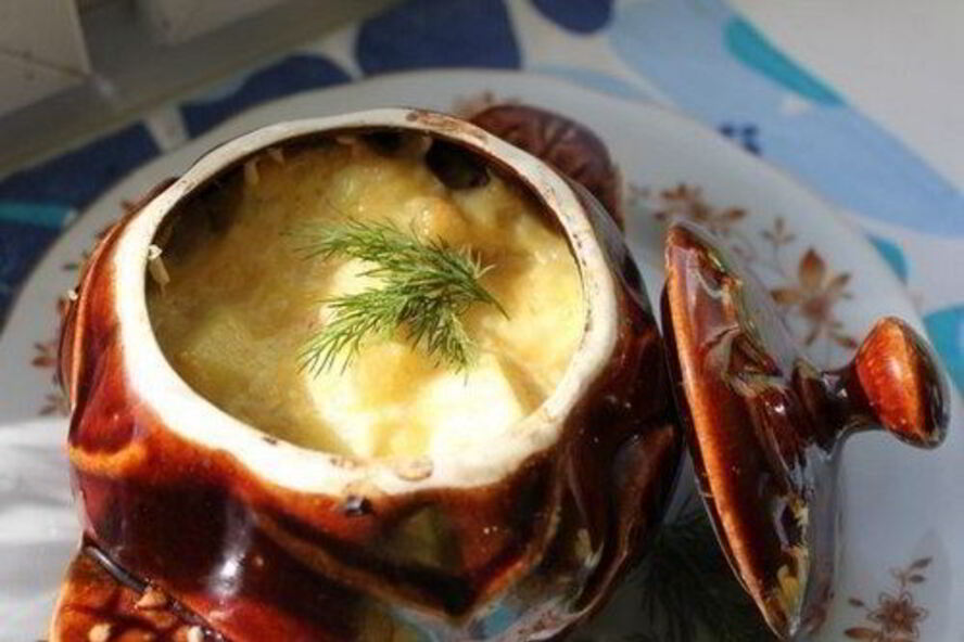 Рецепт жаркого из свинины и картофеля в горшочках