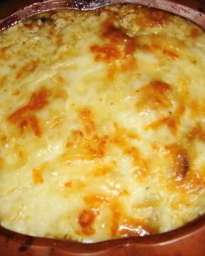 Жаркое из свинины с картошкой и грибами в горшочке