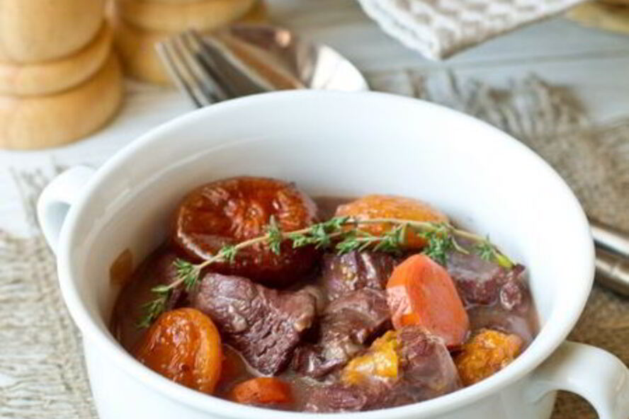 Рецепт жаркого из телятины с сухофруктами