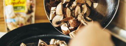 жаркое с картошкой, грибами и маринованными огурчиками. Шаг 5