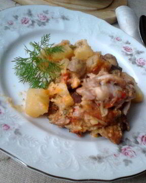 Жаркое с курицей и грибами в горшочке