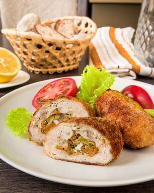 Куриные зразы с лисичками