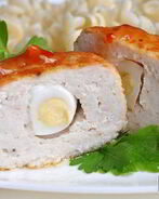 Куриные зразы с перепелиными яйцами